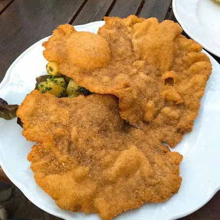 Best Schnitzel Berlin|Berlin Wall Border Crossing Point|Best asian food Berlin|Best Schnitzel in Berlin